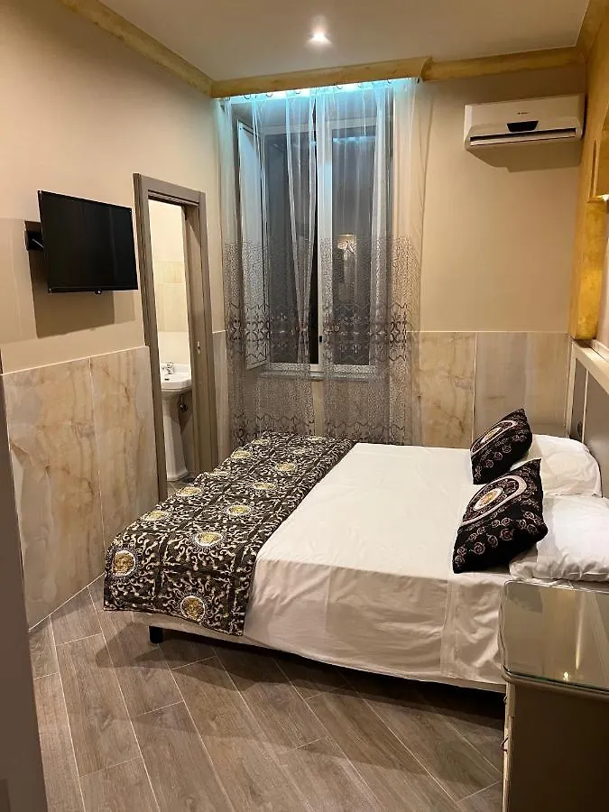 Hotel Iris 0*, Naples