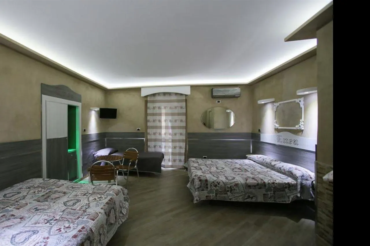 Hotel Iris Неаполь