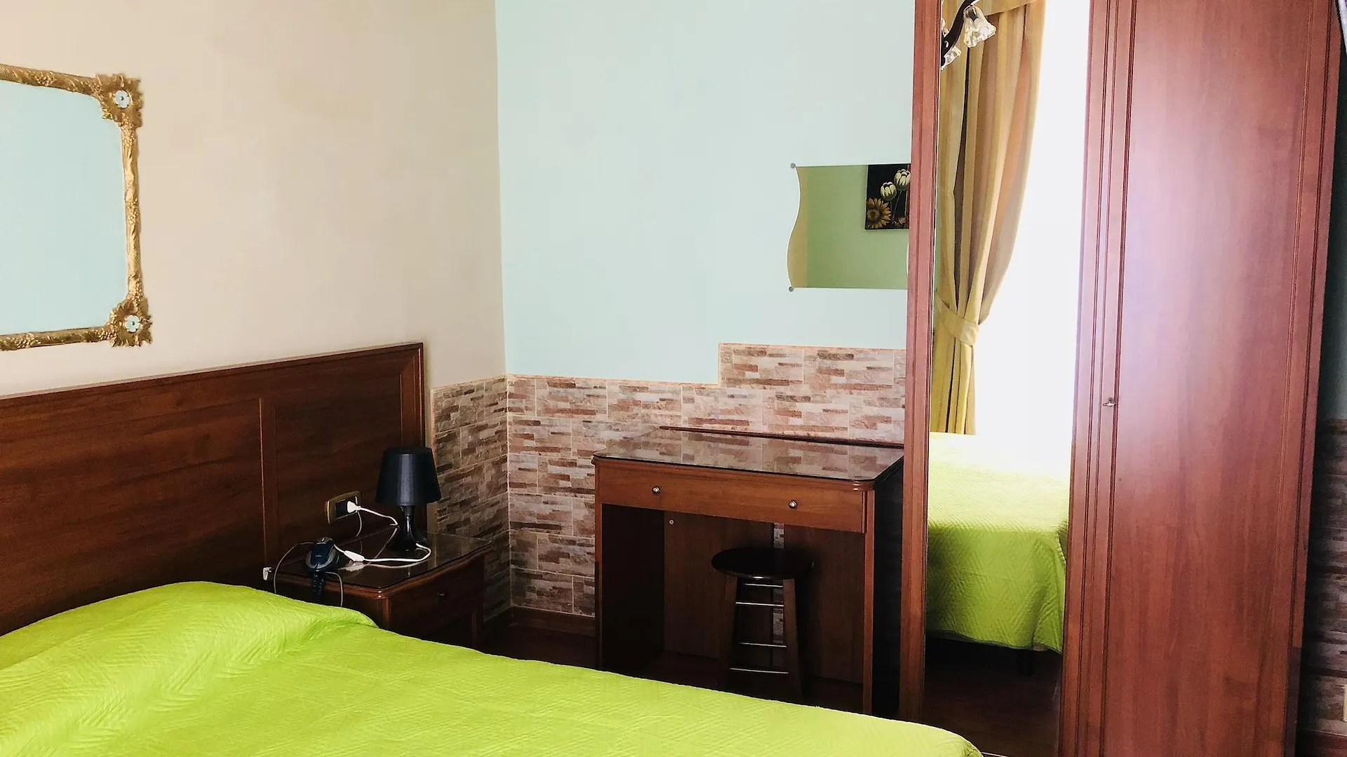 Hotel Iris Nápoles 0*,