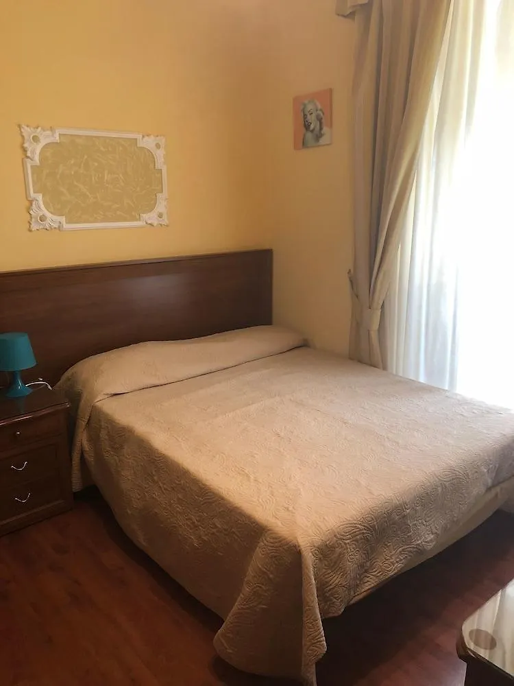 Hotel Iris Nápoles Italia