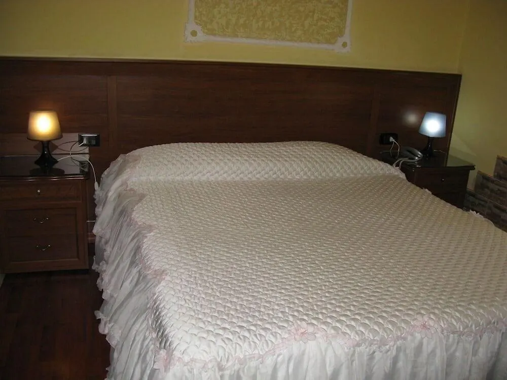 Hotel Iris Неаполь