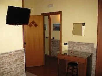 Hotel Iris Неаполь